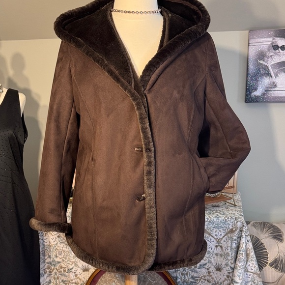 Jones New York Chocolate Brown Faux Shearling Fur Lined Coat with Hood Like New! - Picture 4 of 10